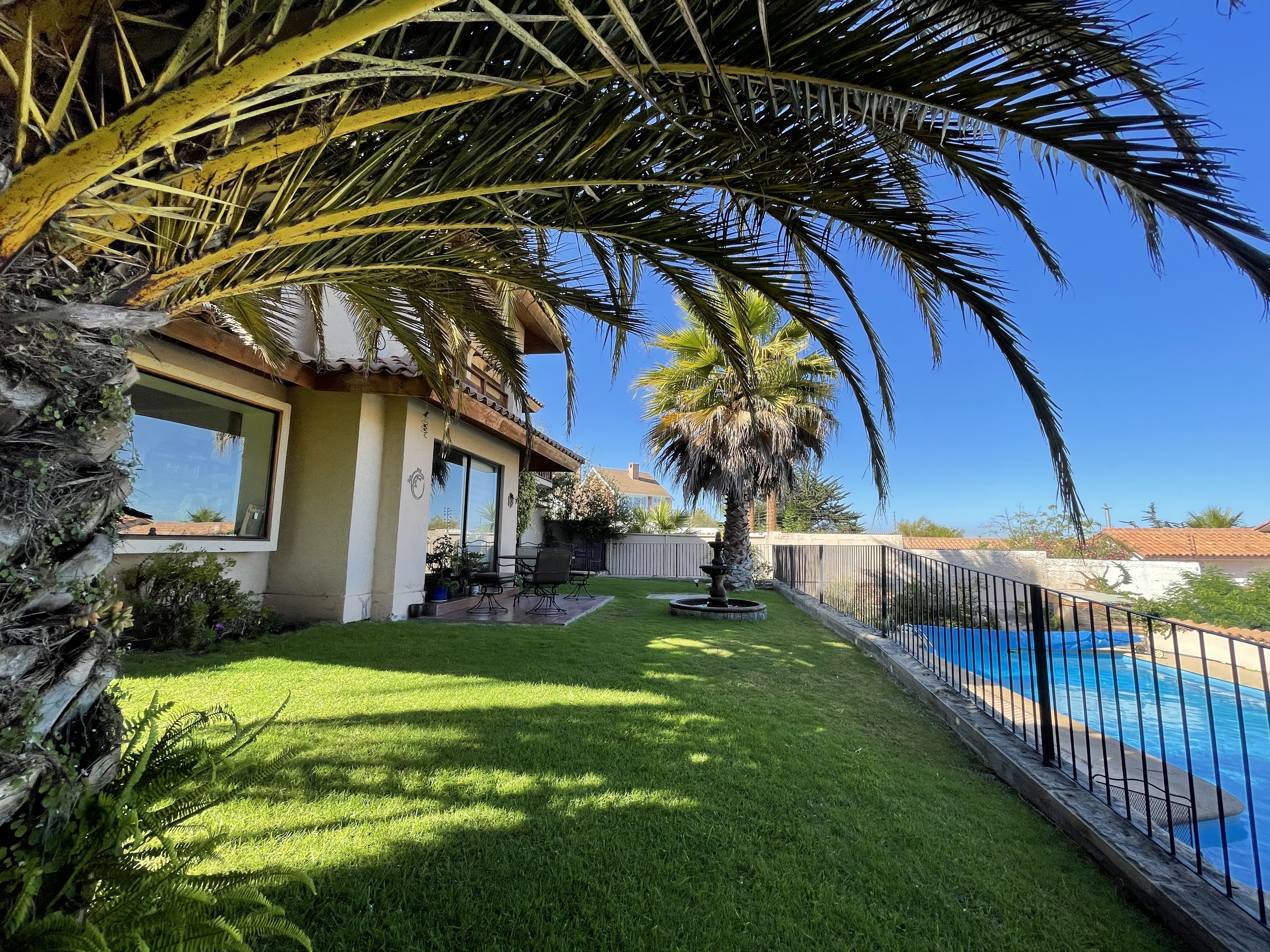 HERMOSA casa en SAN JOAQUIN LA SERENA, maravillosa VISTA AL MAR , excelente ubicación y plusvalía